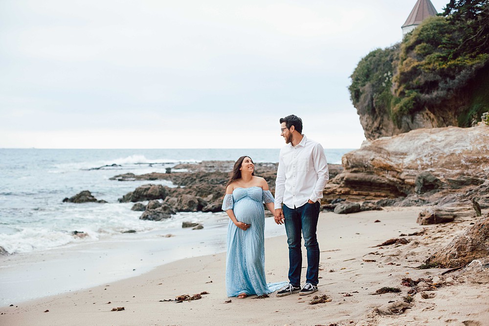 Maxi dresses are a top pick for moms-to-be. They're flowy and yet hug all the right places which helps create stunning portraits.